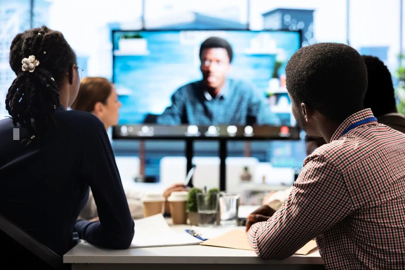 Laboratorio de taller probando nuevas señales education